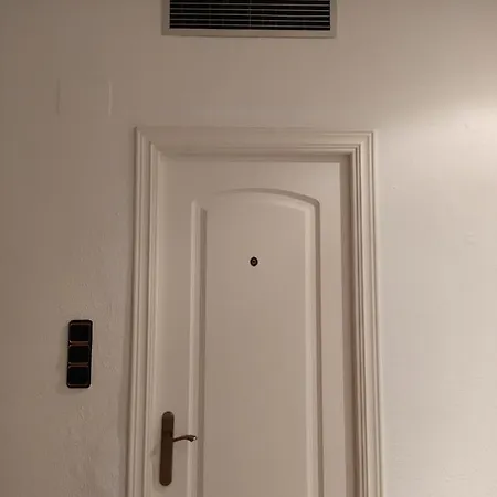 Apartamento Amplio Y Comodo En La Pza. Del Pilar Lägenhet