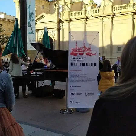 Apartamento Amplio Y Comodo En La Pza. Del Pilar Lägenhet