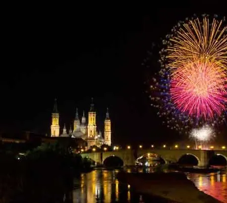 Apartamento Amplio Y Comodo En La Pza. Del Pilar * Zaragoza