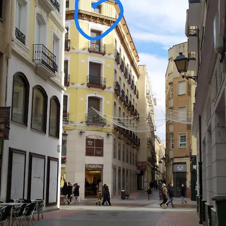 Apartamento Amplio Y Comodo En La Pza. Del Pilar Lägenhet